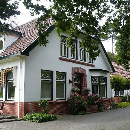 B&B De Zulthe Roden Bagian luar foto