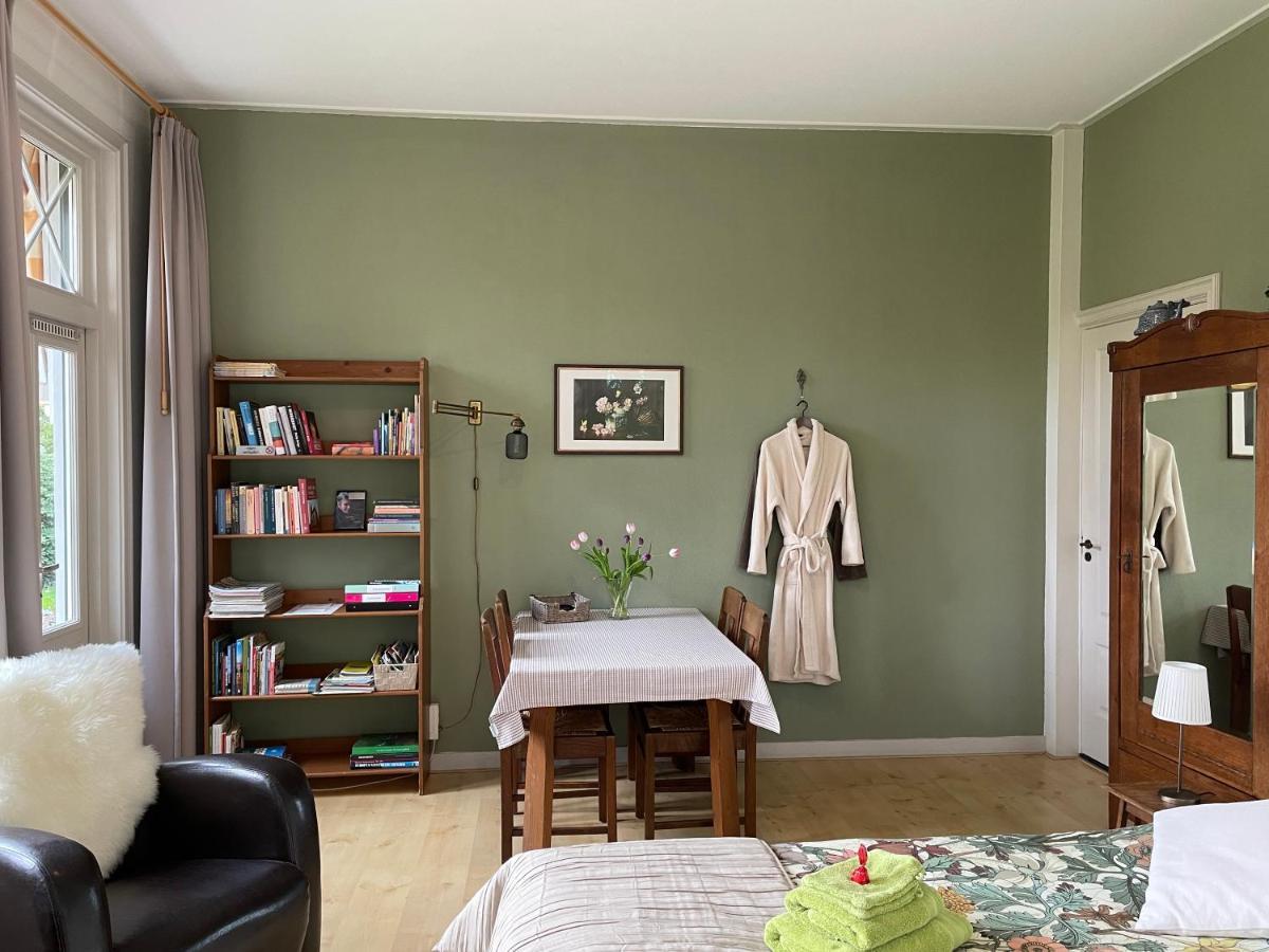 B&B De Zulthe Roden Bagian luar foto