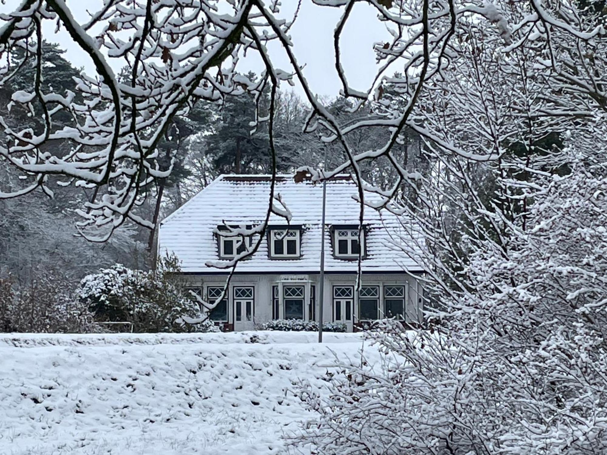 B&B De Zulthe Roden Bagian luar foto